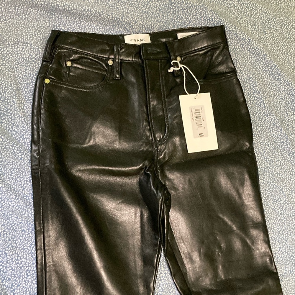 FRAME Le High Tight Straight in Noir